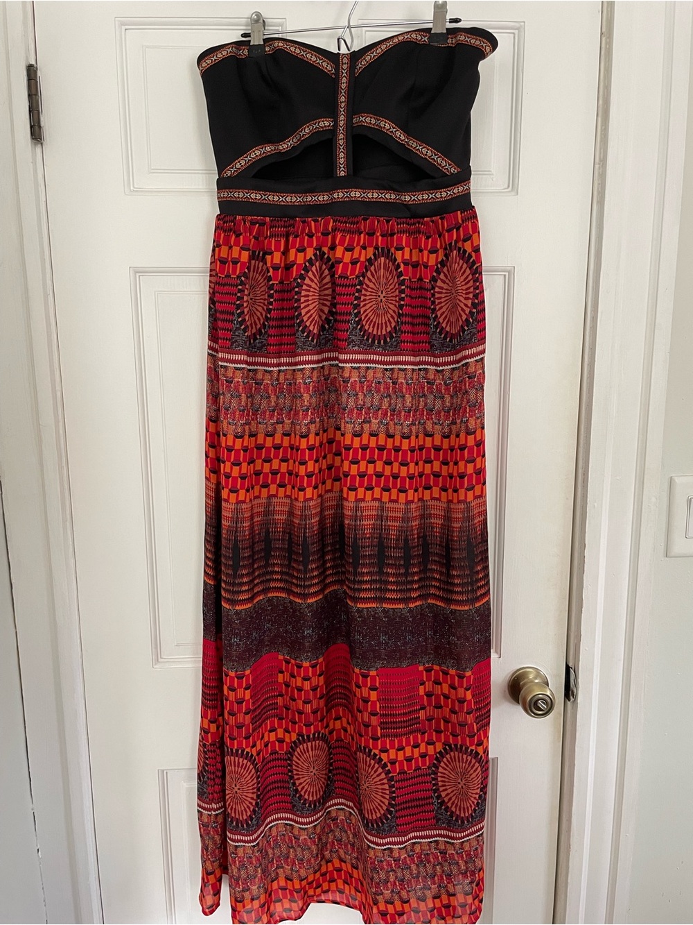 NWT Sans Souci Strapless Black & Red Patterned Maxi dress- Size Large